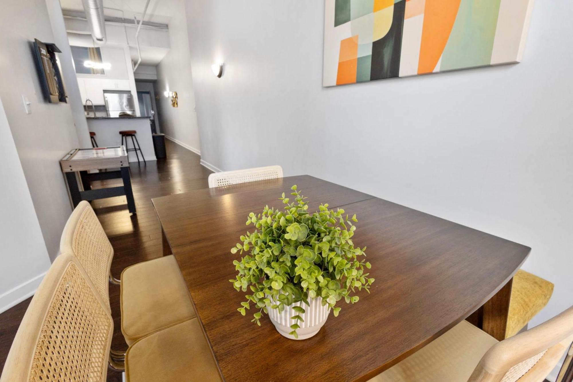 Indy Loft - Monument Circle - Sleeps 7 - Convention Walkable Apartment Indianapolis Ngoại thất bức ảnh