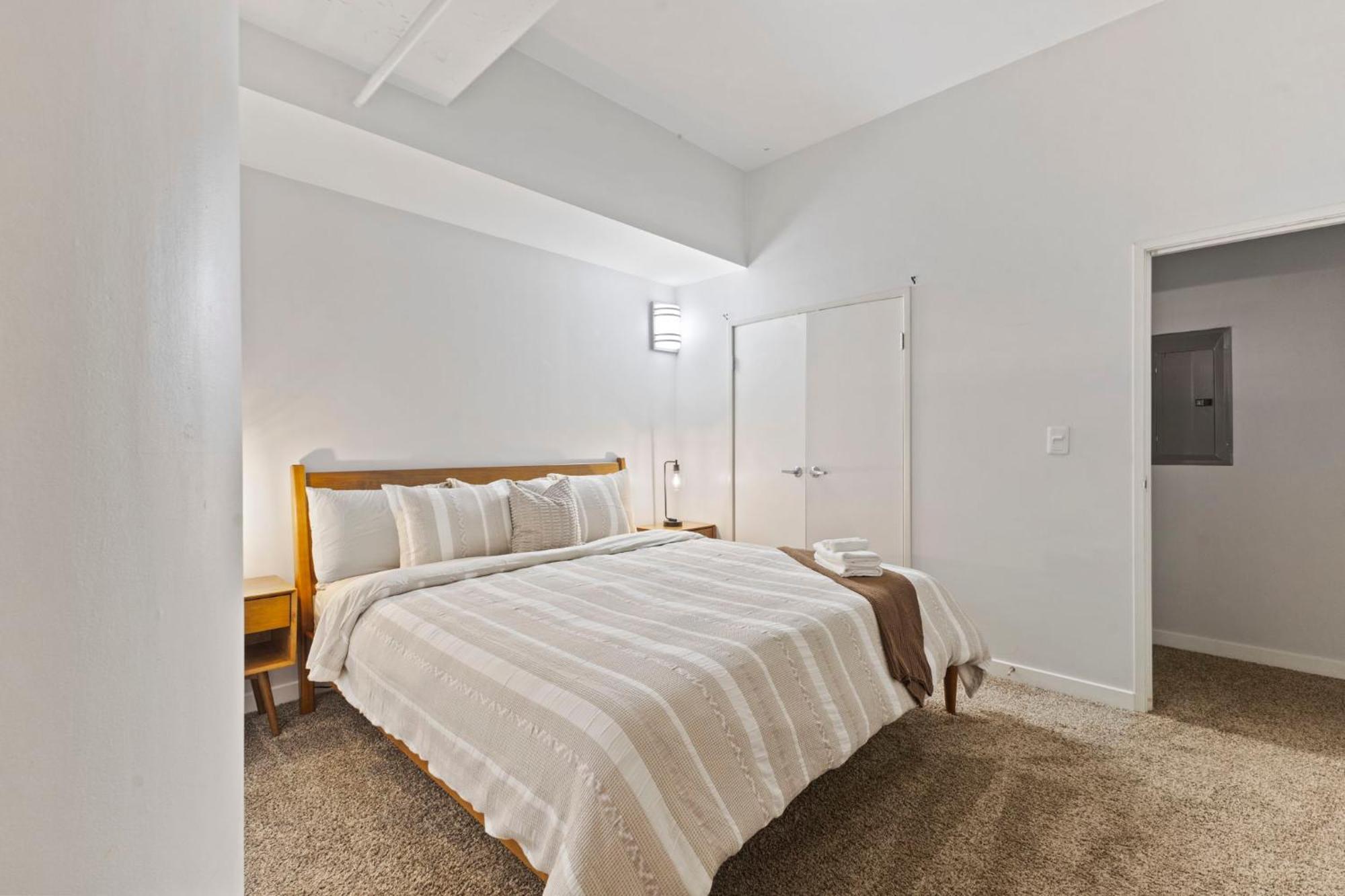 Indy Loft - Monument Circle - Sleeps 7 - Convention Walkable Apartment Indianapolis Ngoại thất bức ảnh